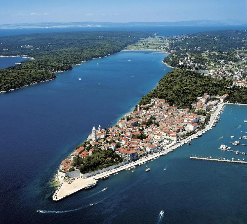 Apartments In Supetarska Draga With Sea View, Terrace, Air Conditioning, Wifi 4551-1 And 4551-2 0*,