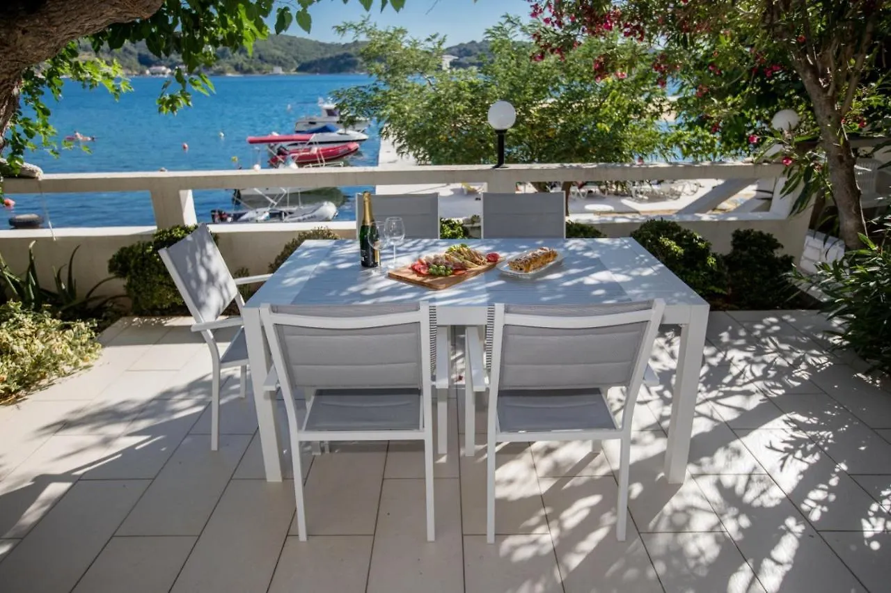 Apartments In Supetarska Draga With Sea View, Terrace, Air Conditioning, Wifi 4551-1 And 4551-2