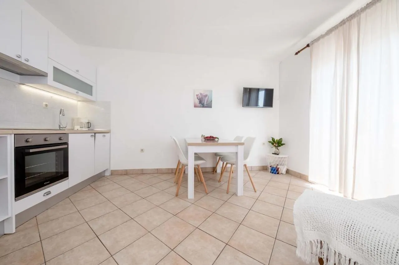 Apartments In Supetarska Draga With Sea View, Terrace, Air Conditioning, Wifi 4551-1 And 4551-2