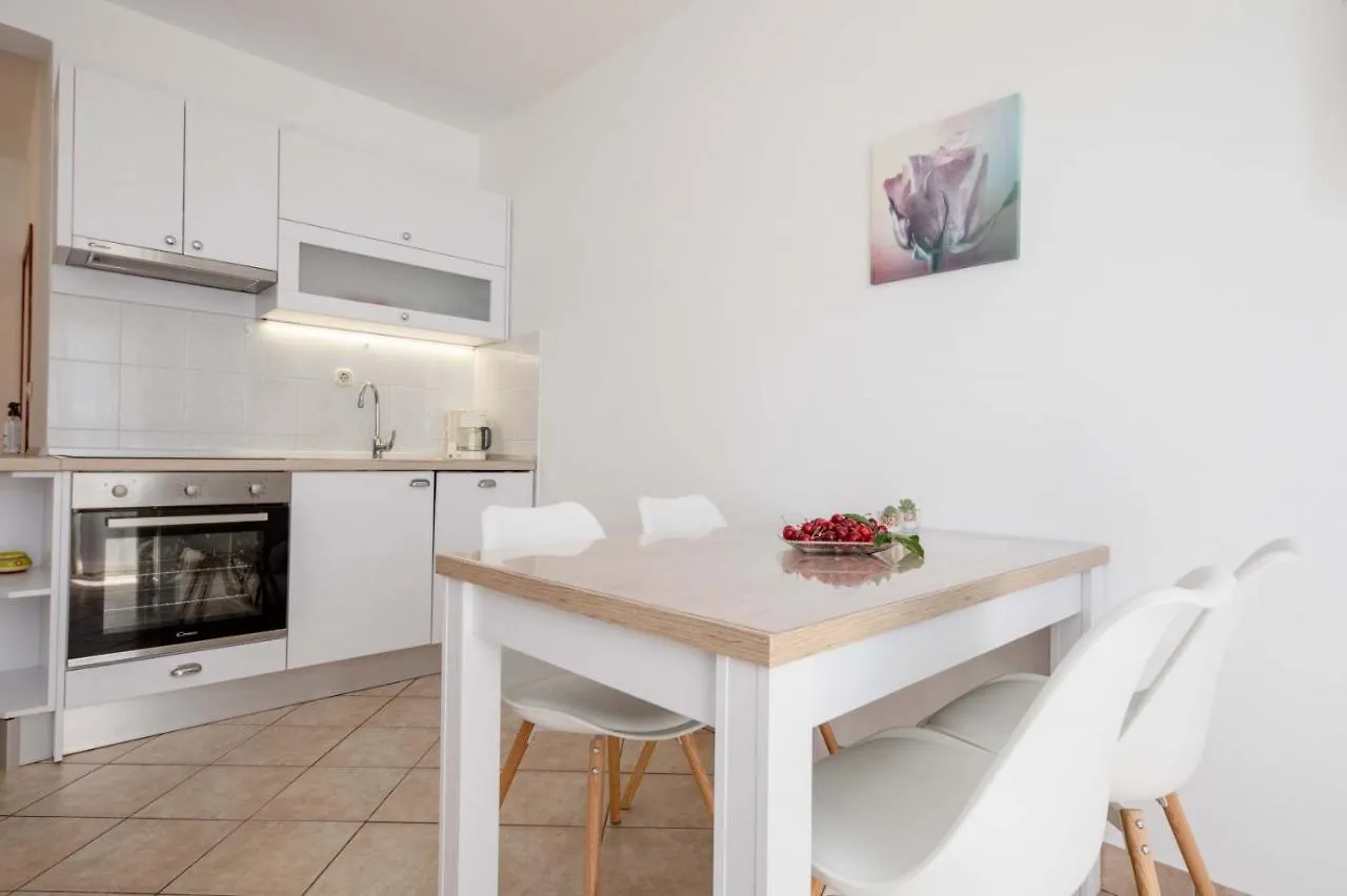 Apartments In Supetarska Draga With Sea View, Terrace, Air Conditioning, Wifi 4551-1 And 4551-2